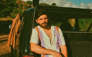 Chesko debuta en la palestra musical con su álbum "Planes Desviados"