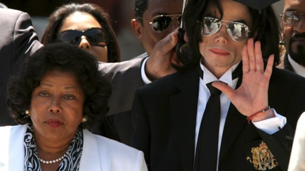 ¡Sorpresa! Los hijos de Michael Jackson aparecieron juntos en un evento