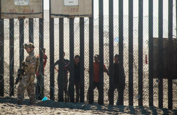 Crece la zozobra entre migrantes en la frontera de México por Ley SB4 de Texas