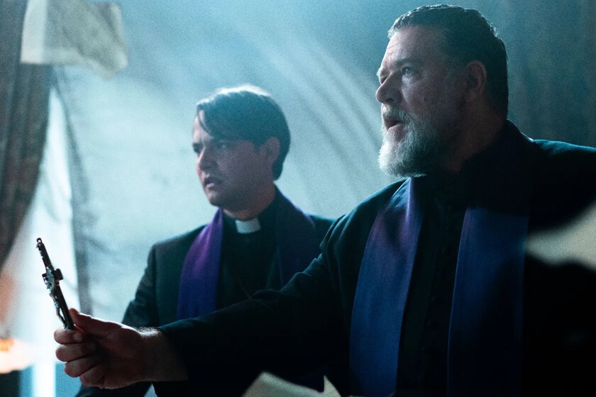 'El exorcista del papa' tendrá secuela después del clamor popular y volverá a llevarnos a cazar demonios con Russell Crowe a bordo de su Lambretta