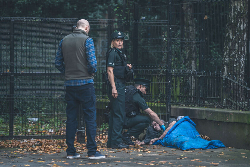 La mejor serie policíaca del año pasado acaba de regresar con una fabulosa temporada 2 en Movistar Plus+. Una mirada humana al trabajo imposible de llevar una placa