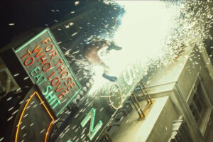 Una de las películas de ciencia ficción más ambiciosas de los últimos años acaba de llegar a Netflix. El polémico regreso de una franquicia esencial que rompió moldes