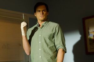 Ya sabemos quién será el joven Dexter Morgan. La precuela de la notable serie criminal encuentra en la 'Sombra y hueso' de Netflix a su protagonista