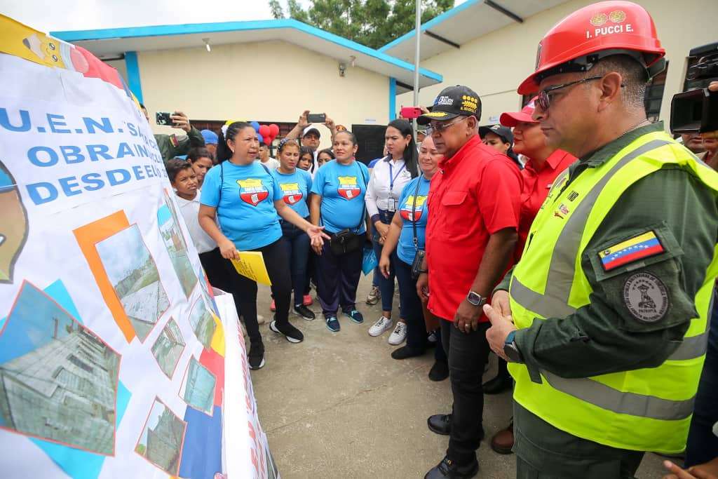 184 niños celebraron rehabilitación de su escuela en el sur del Lago de Maracaibo