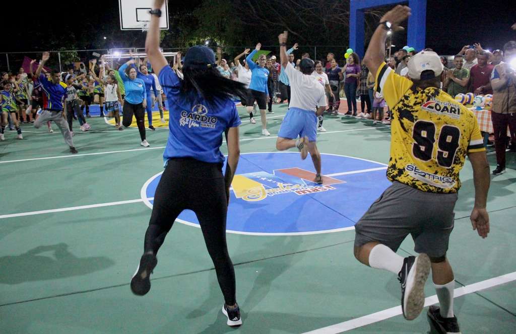 1x10 rehabilita cancha para seis comunidades en Barinas 