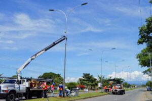 77 comunidades están siendo iluminadas en Portuguesa