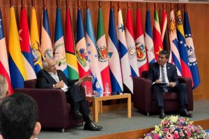 América Latina debe desdolarizar su economía