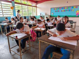 Aplicada prueba piloto por la calidad educativa en Trujillo