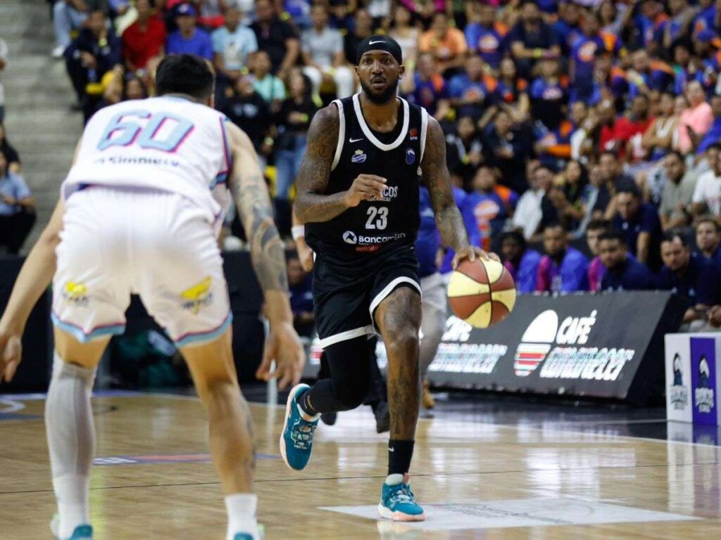 Broncos tras de regreso a Jordan Williams