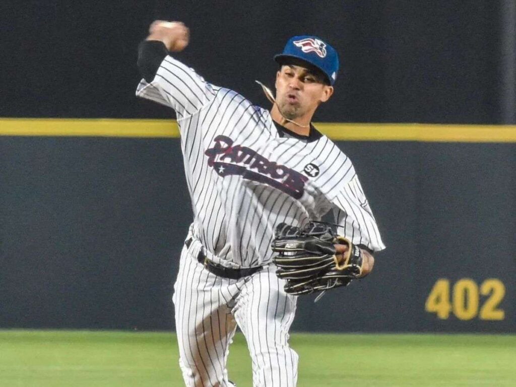 Carlos Espinal se une a Delfines de La Guaira