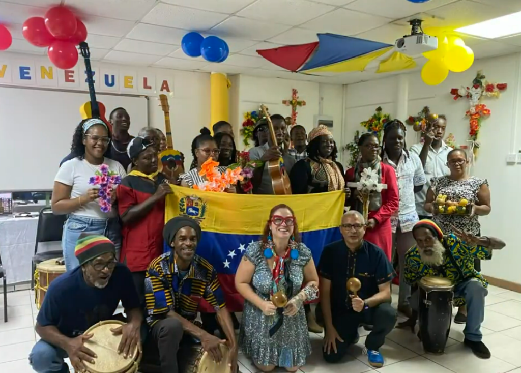 Celebran Velorio de la Cruz de Mayo en embajada de San Vicente y Las Granadinas