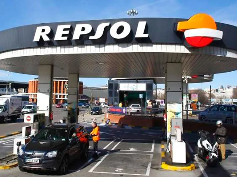 Decenas de empresas buscan licencias de EEUU