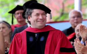 Gustavo Dudamel recibió un título honorario de la Universidad de Harvard