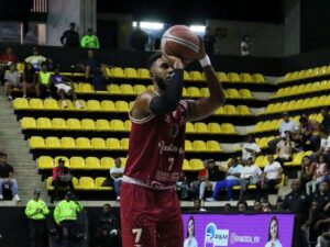 Enderson Alcalá conoce sus capacidades en cancha