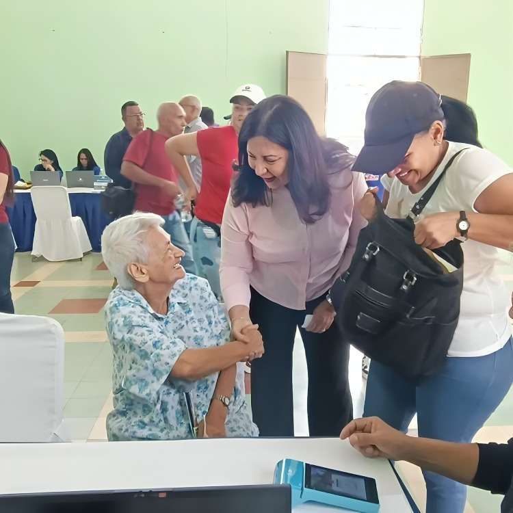 Entregaron títulos de tierra en Propatria
