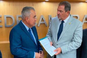 Abatiremos impuestos y tributos para alcanzar el "Milagro Económico"