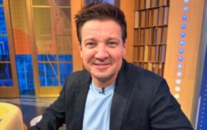 Jeremy Renner vuelve a la actuación con deficiencias físicas después del grave accidente que casi le cuesta la vida