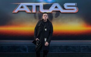 Marko asiste a la premiere de la película “Atlas” protagonizada por Jennifer López