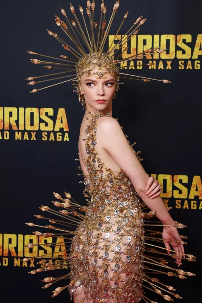 ¿Lo viste? El llamativo look que usó Anya Taylor-Joy durante la promoción de la película “Furiosa: A Mad Max Saga”