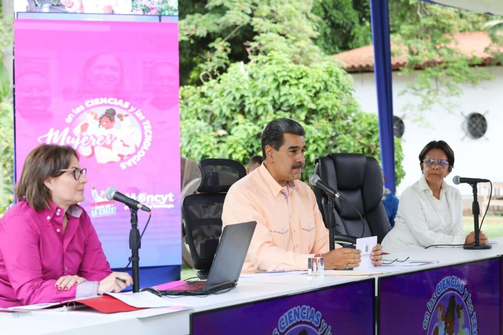 Inauguran Laboratorio de Microscopia Electrónica para análisis mineralógico y materiales