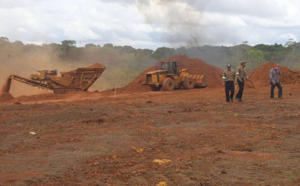 Inician operaciones en mina de bauxita La Carata en Upata