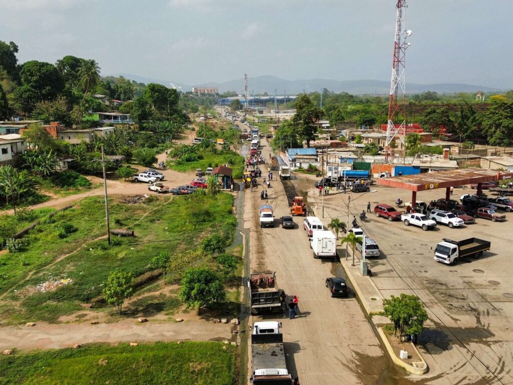 Inició recuperación vial en el tramo Los Machos-Naricual en Barcelona