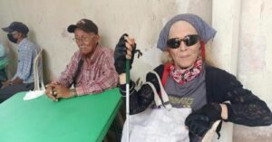 La ex miss venezolana que se alimenta de la caridad de la gente