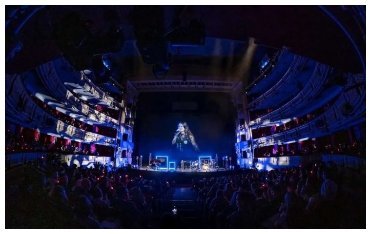 Joaquina se luce en su show ante la reina Letizia en Madrid