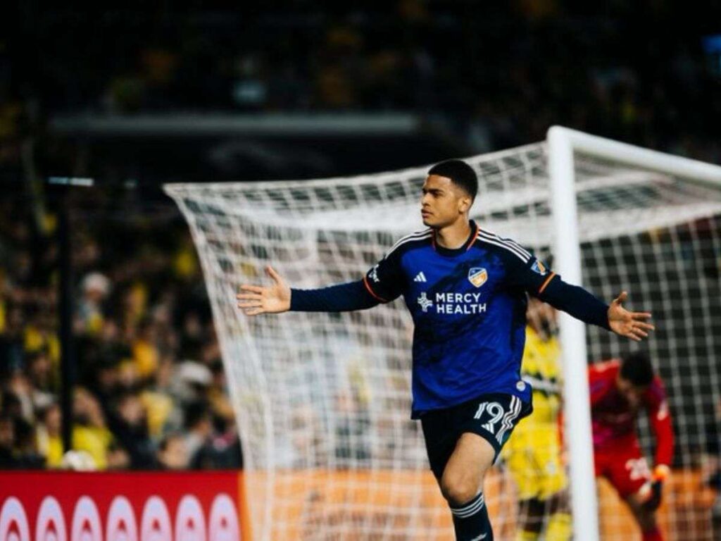 Kevin Kelsy marca su primer gol en la MLS