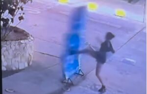 Cámaras de seguridad captaron a mujeres trans cometiendo delitos en calles de Los Teques