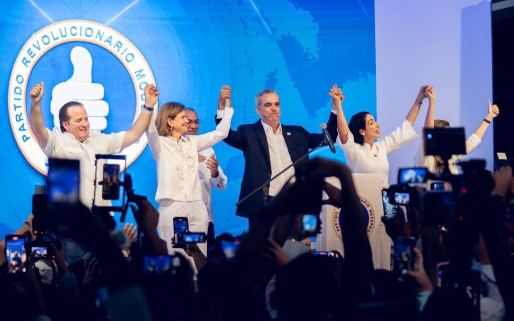 Luis Abinader es reelegido presidente de República Dominicana en primera vuelta