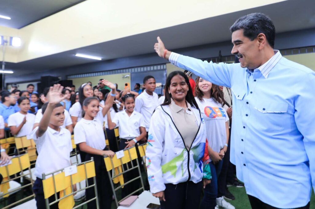Maduro: “Las Bricomiles nacieron para quedarse”