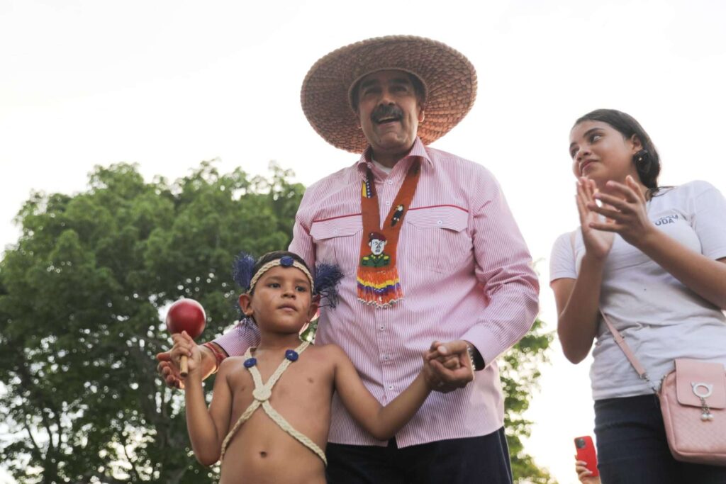 Maduro por la orilla del Mánamo