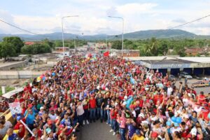 Marea bolivariana desbordó calles de Yaritagua en contra de las sanciones