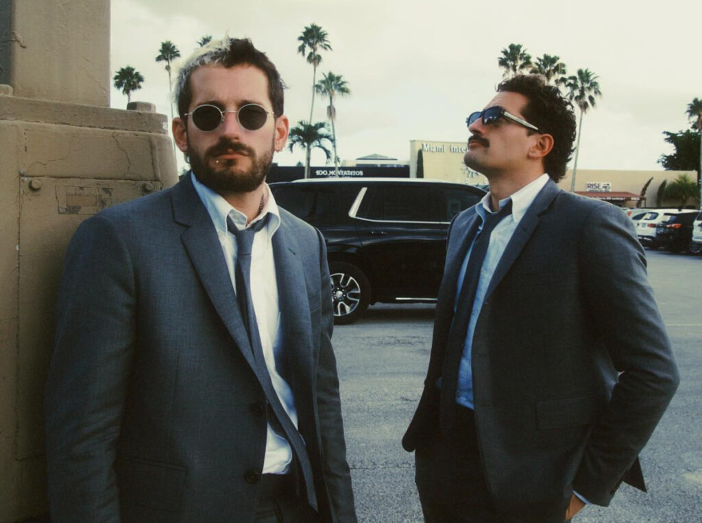 Mau y Ricky presumen video grabado en Caracas