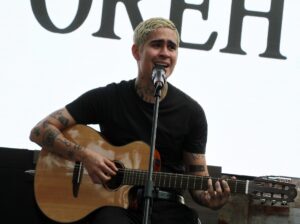 Noreh no pudo presentarse en New York, pero supo resolver