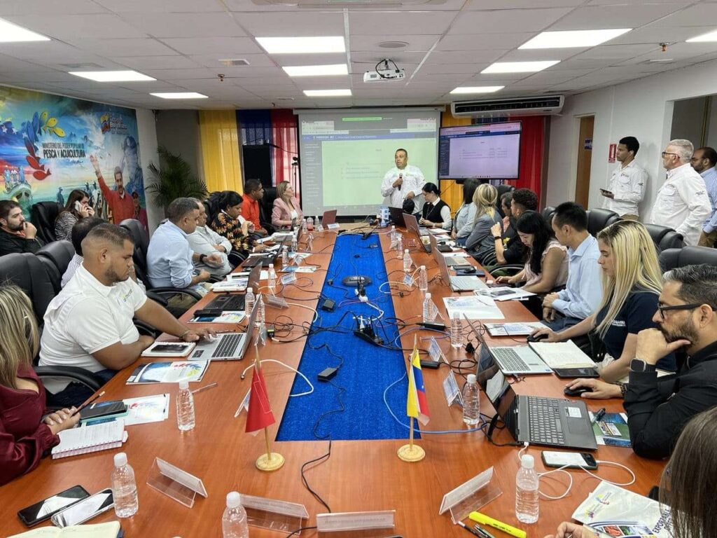 Orientan a empresas para exportar a China