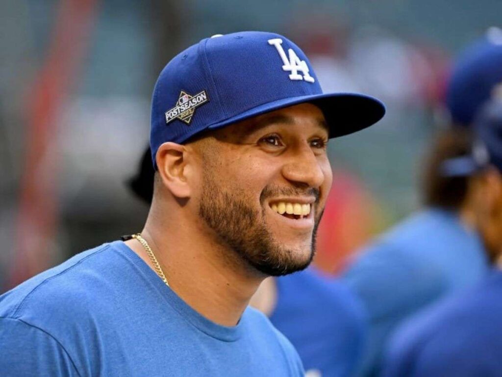 Padres de San Diego acuerdan con David Peralta