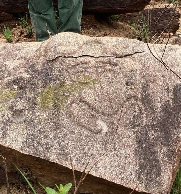 Piden al Instituto de Patrimonio Cultural refaccionar petroglifo