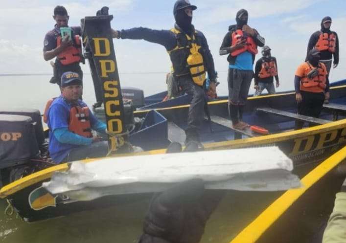 Recuperados restos de la séptima víctima del siniestro aéreo en el Lago de Maracaibo