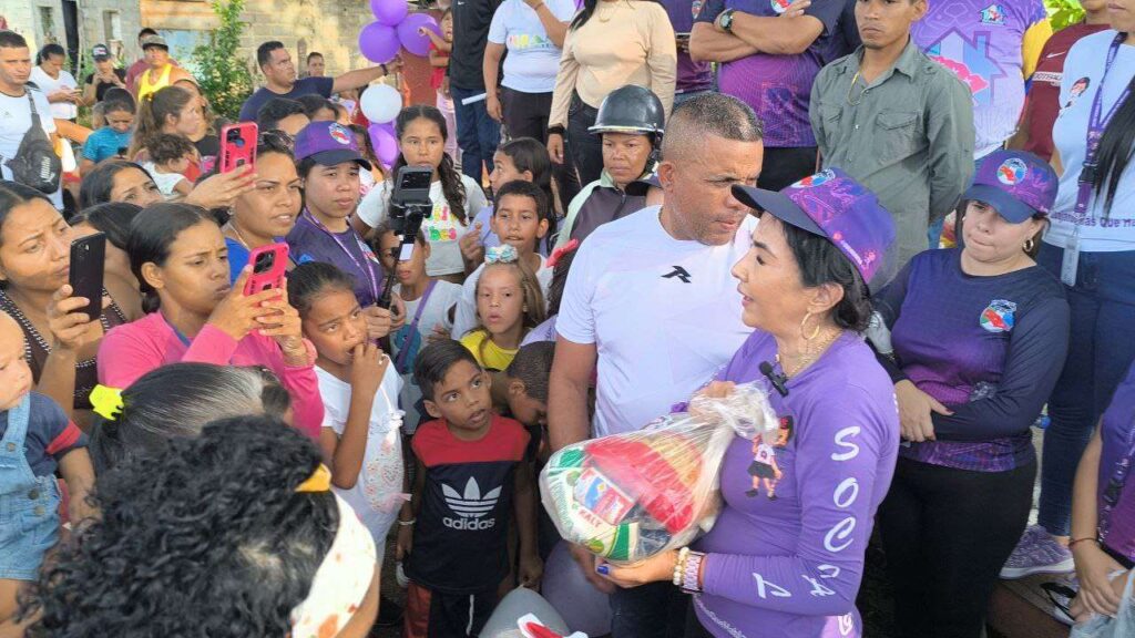 Reparten más de 1.500 kilogramos de alimentos en San Juan de los Morros