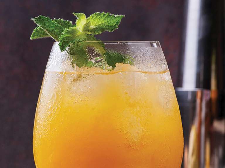 Smoothie de mango, piña y limón