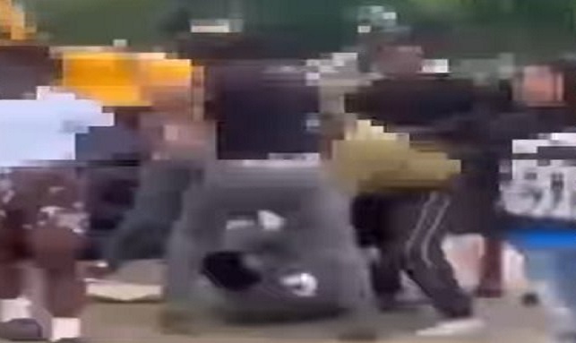 La brutal paliza que sufrió un joven venezolano en un autobús escolar en Texas