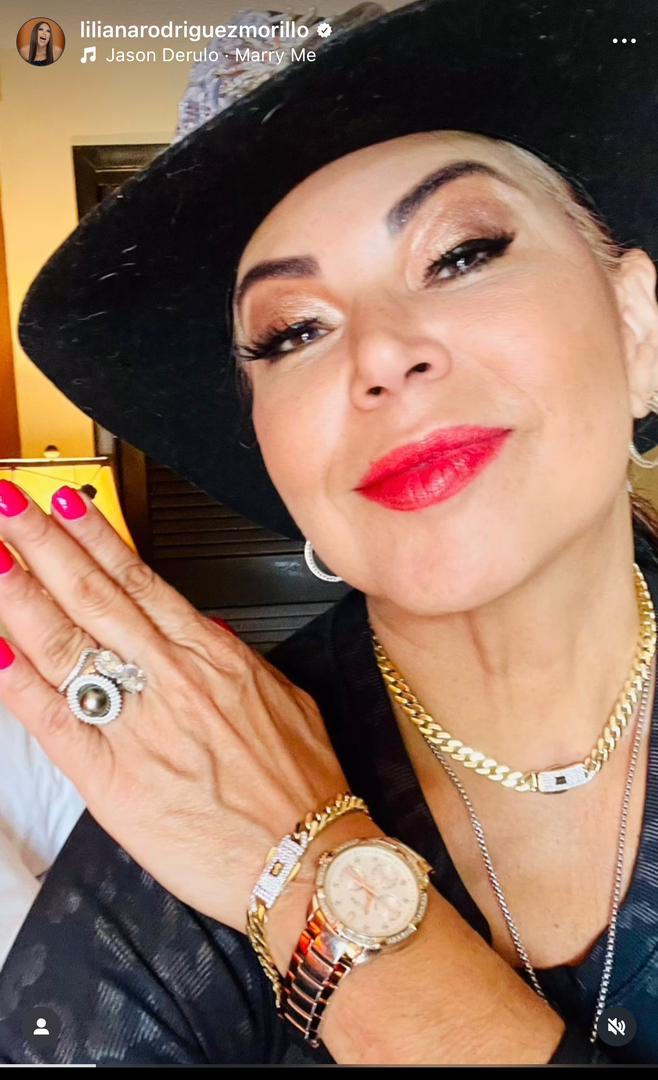 ¡Se lanza al agua! Liliana Rodríguez presume la roca que le regalaron por su cumpleaños