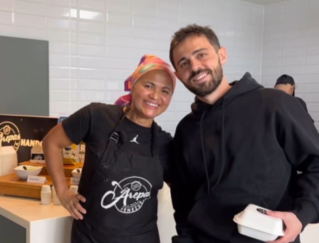 ¡Venezuela en alto! Venezolana le hizo arepas a jugadores del Mánchester City