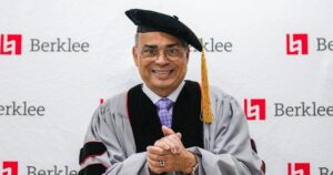 Gilberto Santa Rosa recibió importante condecoración