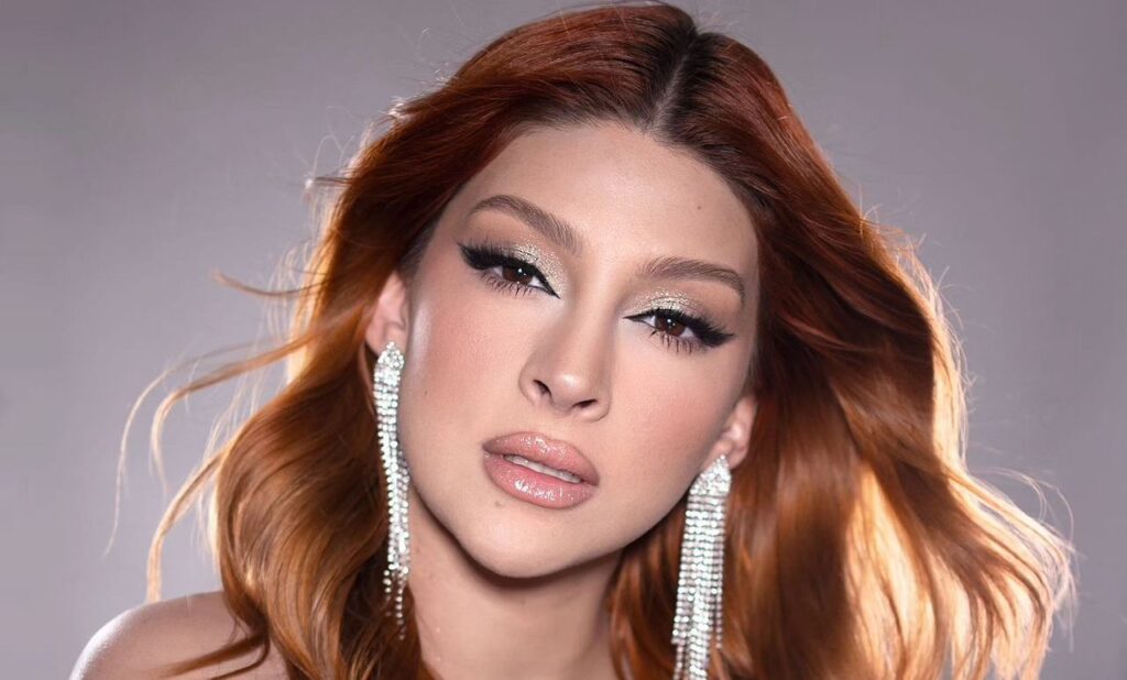 Influencer venezolana sorprende con su versión de Asoka, el reto viral en las redes sociales