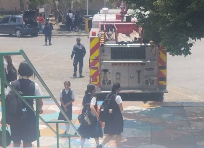 Los bomberos de Mérida atendieron emergencia por intoxicación masiva de estudiantes