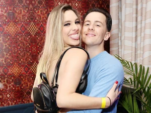 Guaynaa le agarró una nalga a Lele Pons durante una entrevista