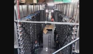 Incautaron más de dos mil máquinas en una granja de minería en Aragua